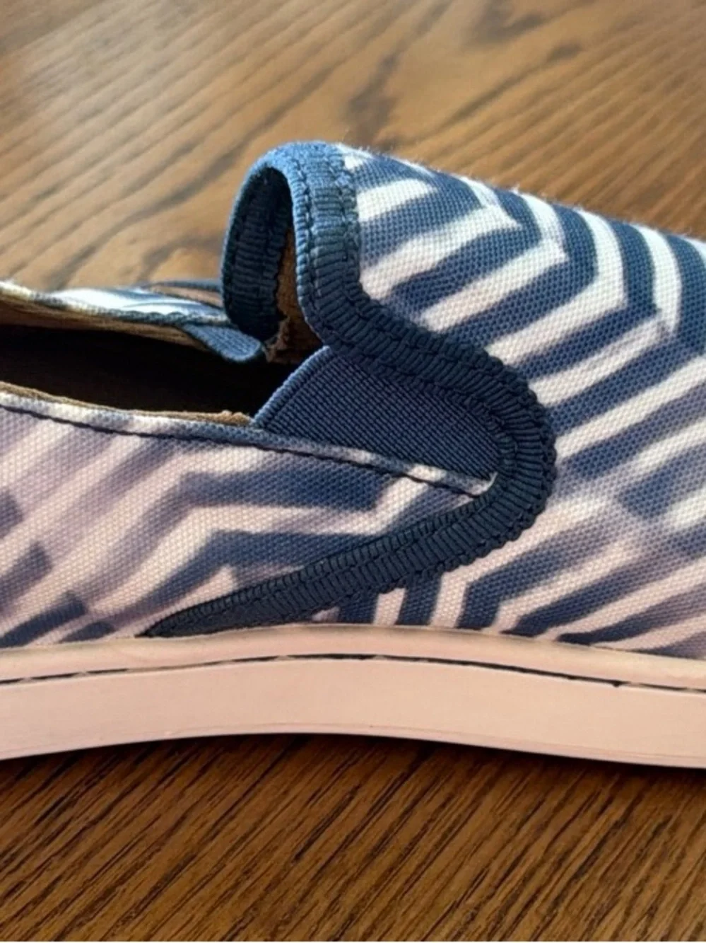 Women’s OLUKAI Pehuea Pa’i Slip-On Canvas Shoes in Navy Chevron